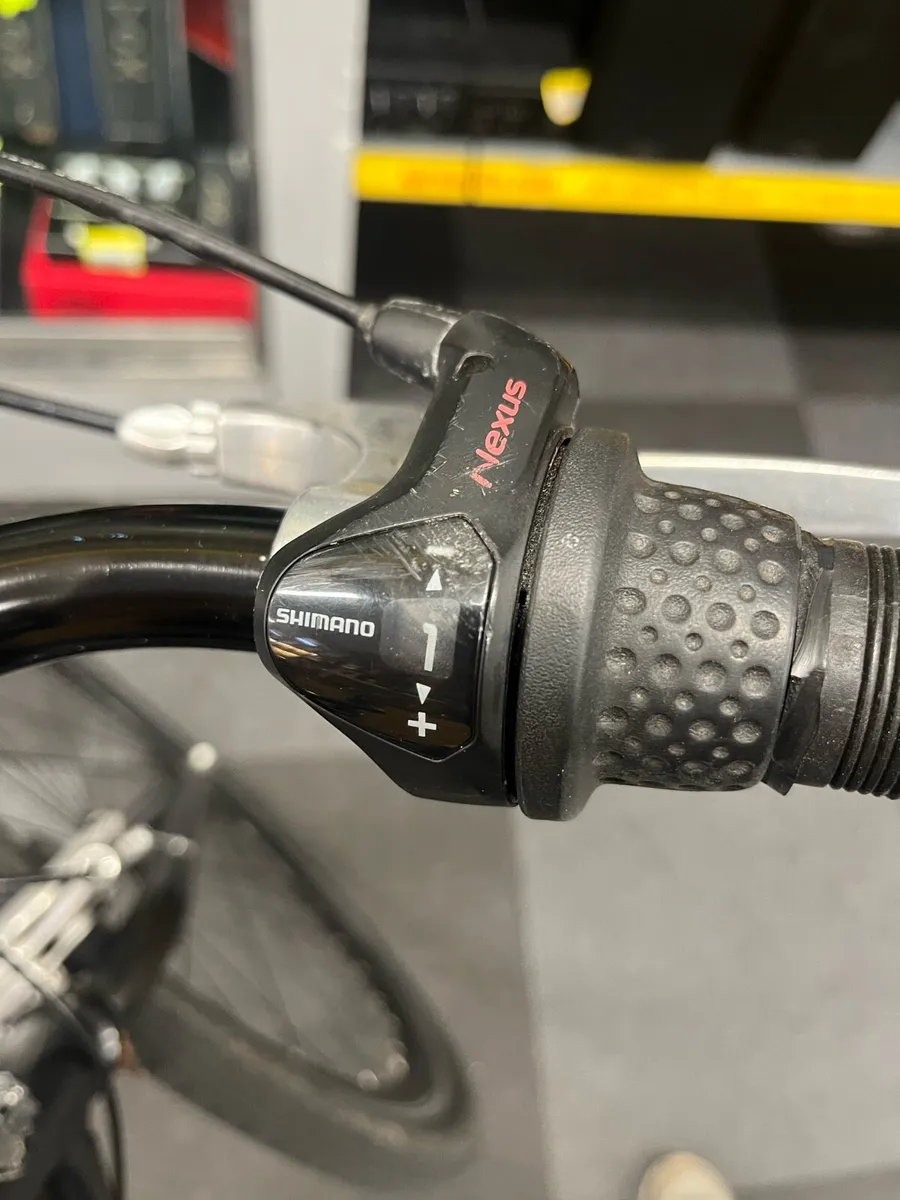 Veloretti Caferacer Bicycle - Image 3