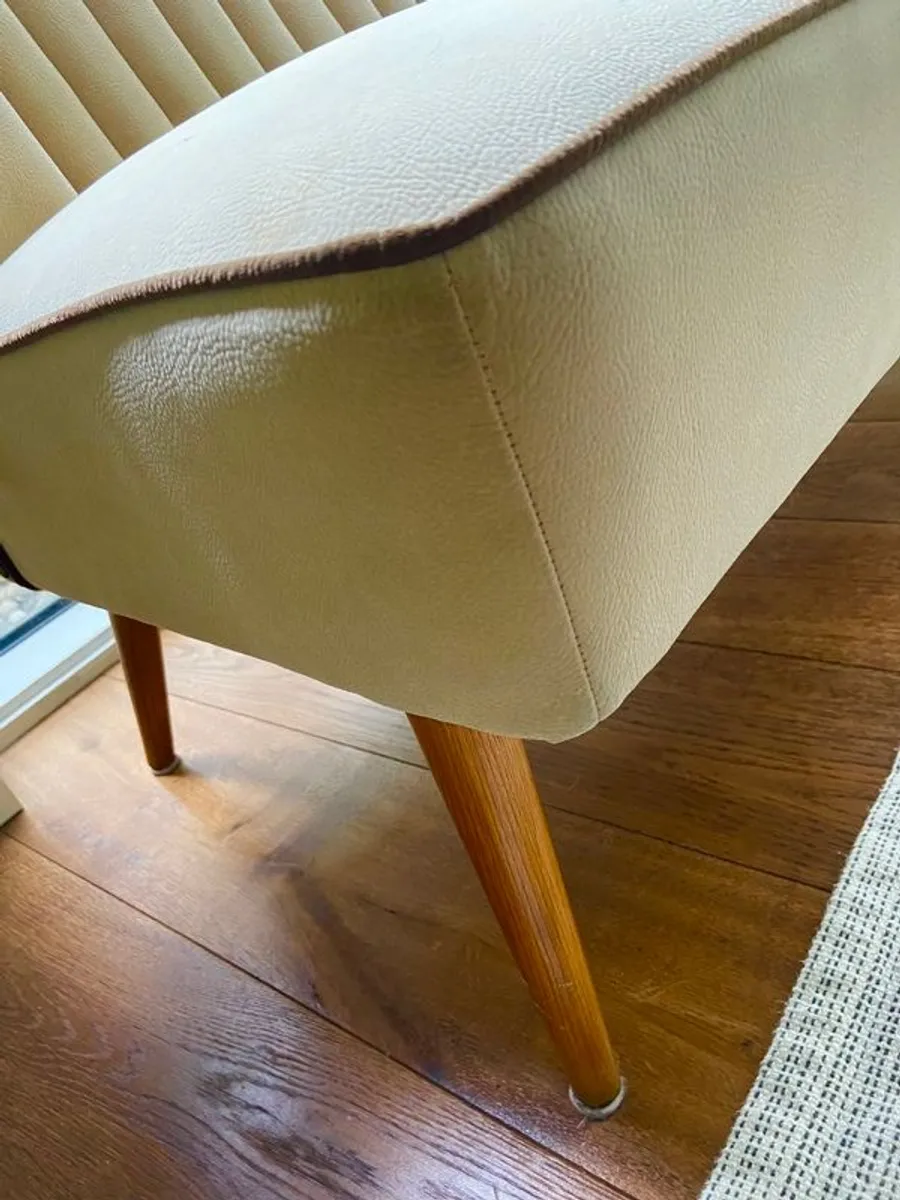 Original mid-century vintage cocktail sofa - Image 4