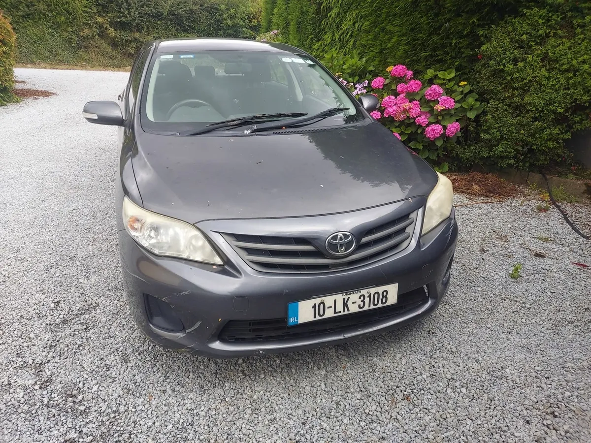 Toyota Corolla 2010 - Image 2