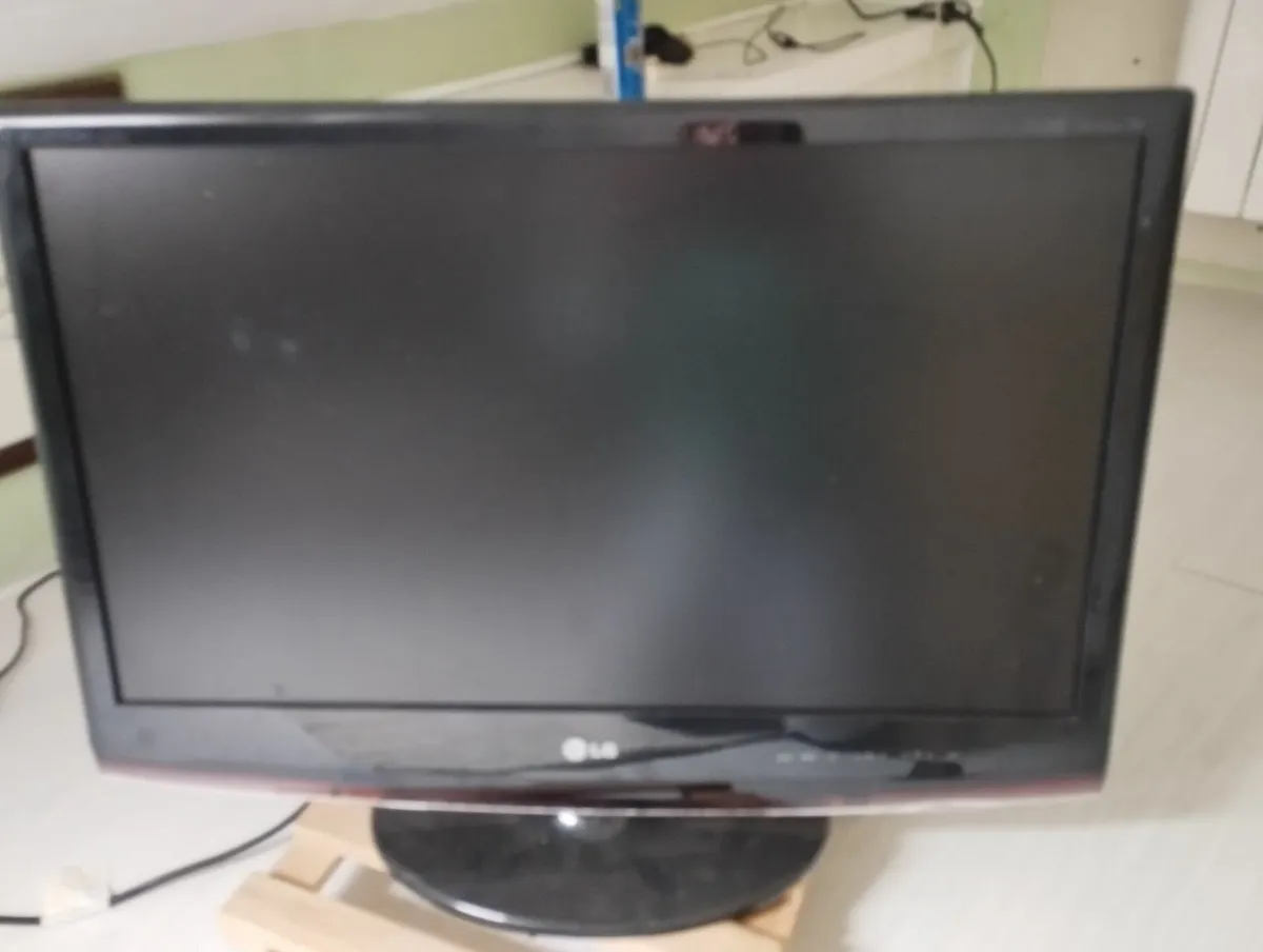 LG TV - Image 2