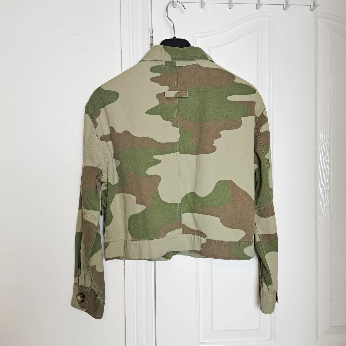 River Island Camouflage Military Cropped Jacket M - Image 2