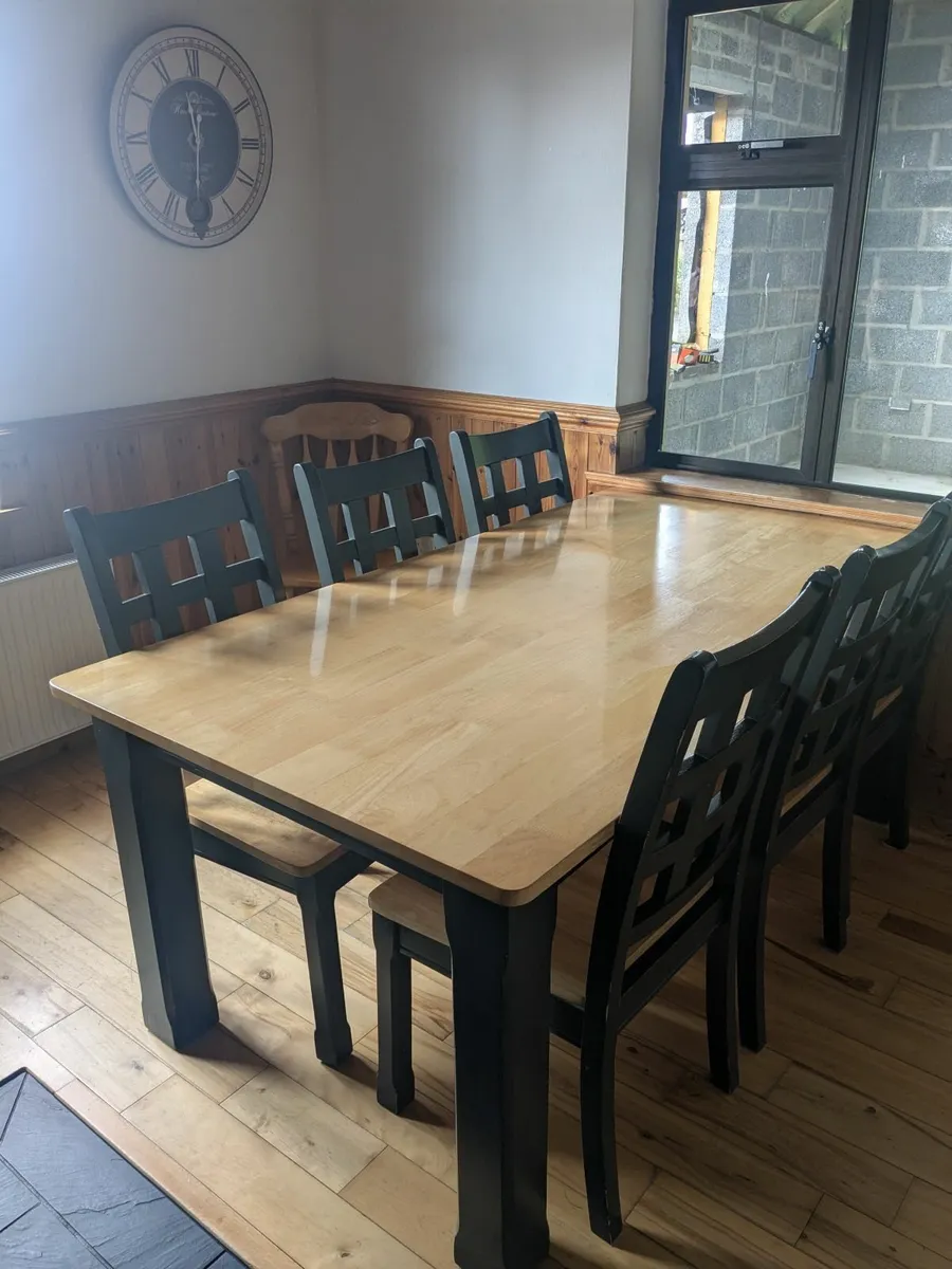 Table and 6 chairs - Image 2