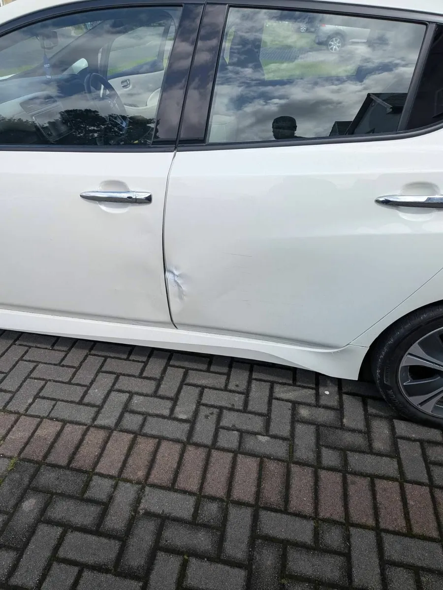 Nissan Leaf 2018 - Image 2