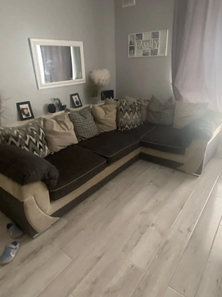 Corner couch - Image 2