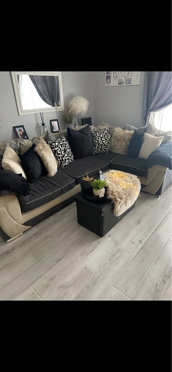 Corner couch - Image 3