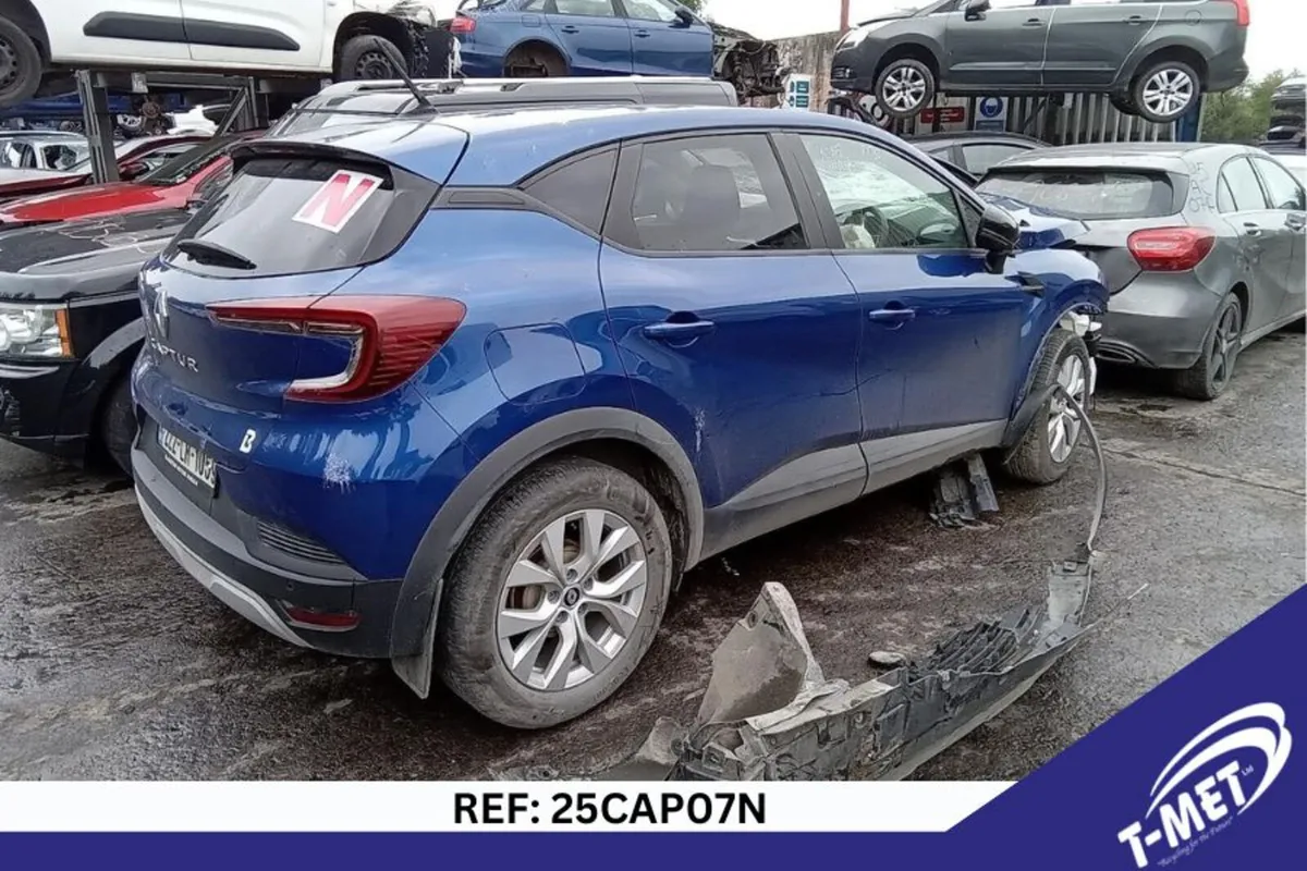 2022 RENAULT CAPTUR BREAKING FOR PARTS - Image 1