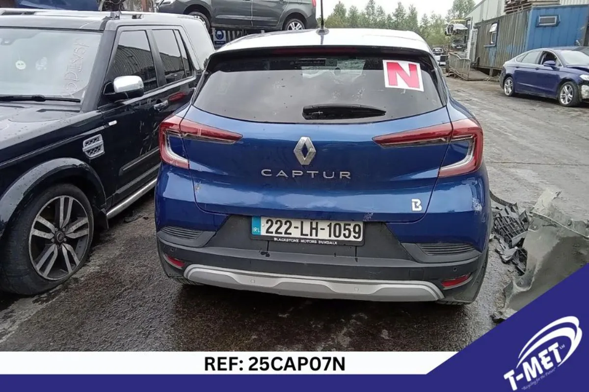 2022 RENAULT CAPTUR BREAKING FOR PARTS - Image 2
