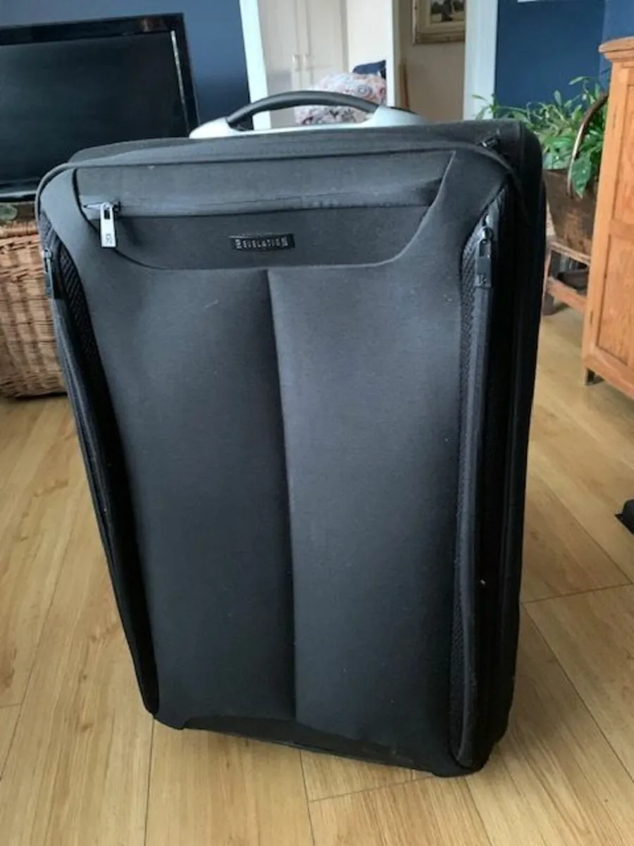 Large suitcase - Image 1