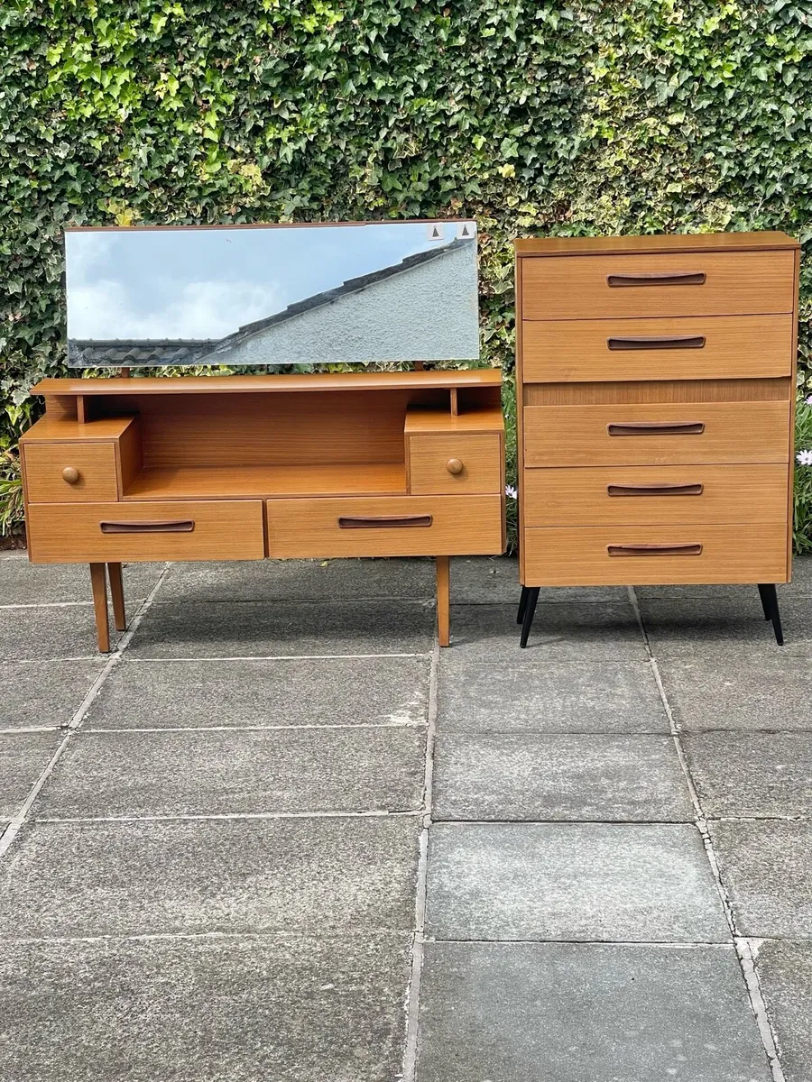 Mid century bedroom suite - Image 1