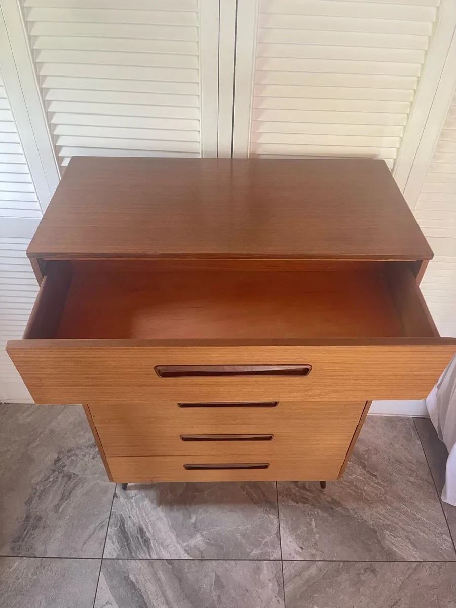 Mid century bedroom suite - Image 4