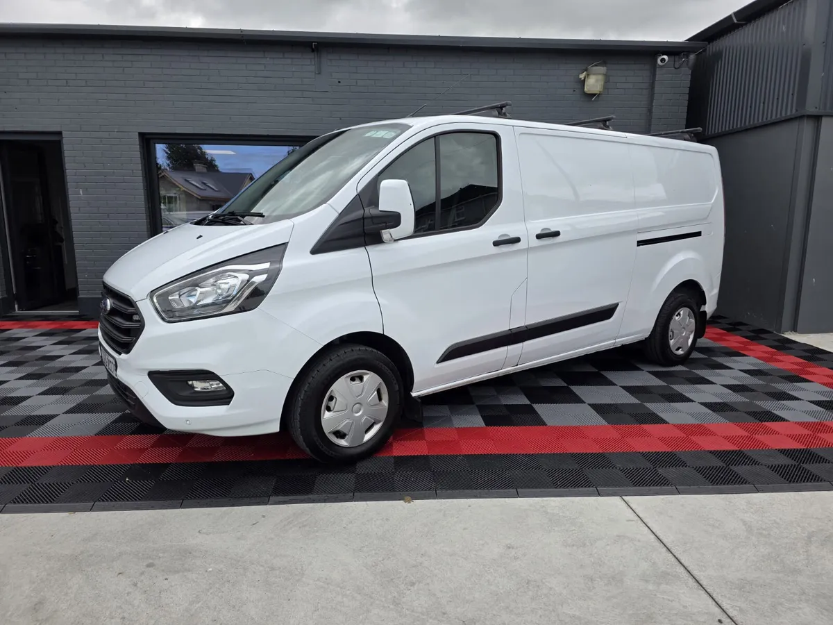 Ford Transit Custom 2022 A/C + Inverter - Image 1