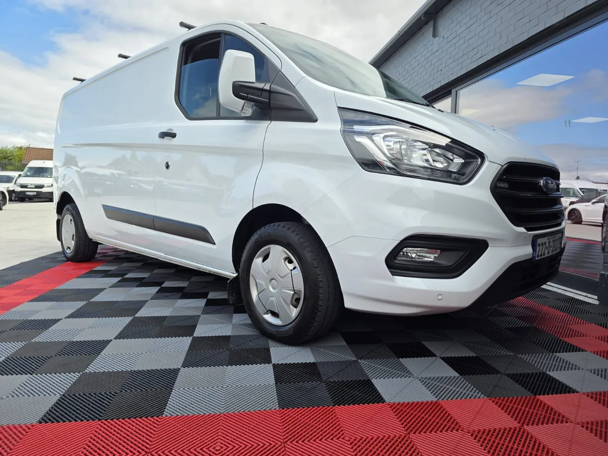 Ford Transit Custom 2022 A/C + Inverter - Image 2
