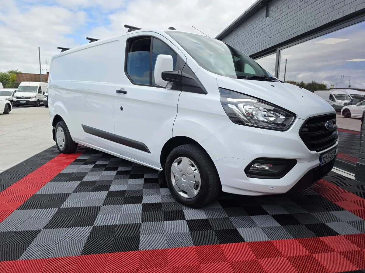 Ford Transit Custom 2022 A/C + Inverter - Image 3