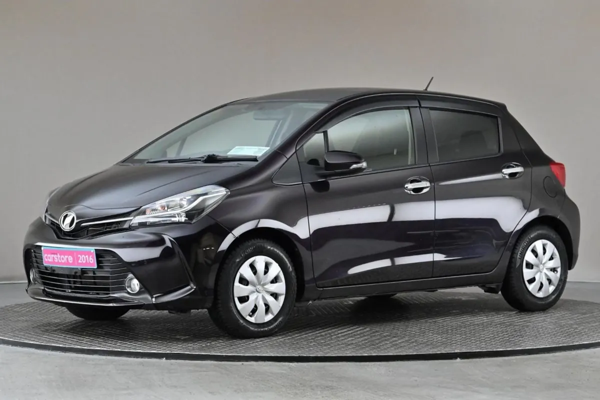 Toyota Vitz 1.3 CVT  reverse Cam privacy Glass - Image 4