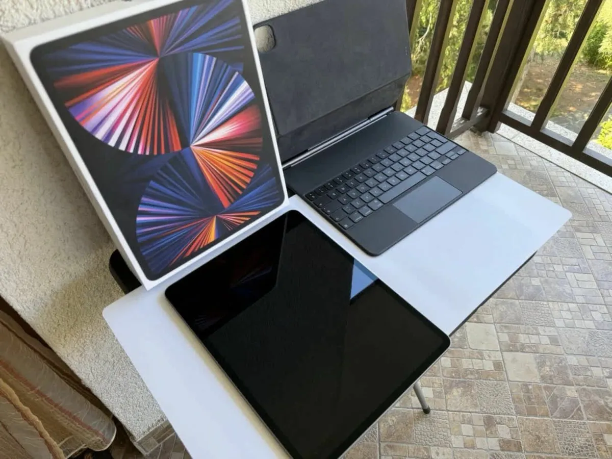Apple iPad Pro 5. Gen 256GB, Wi-Fi + 5G - Image 2