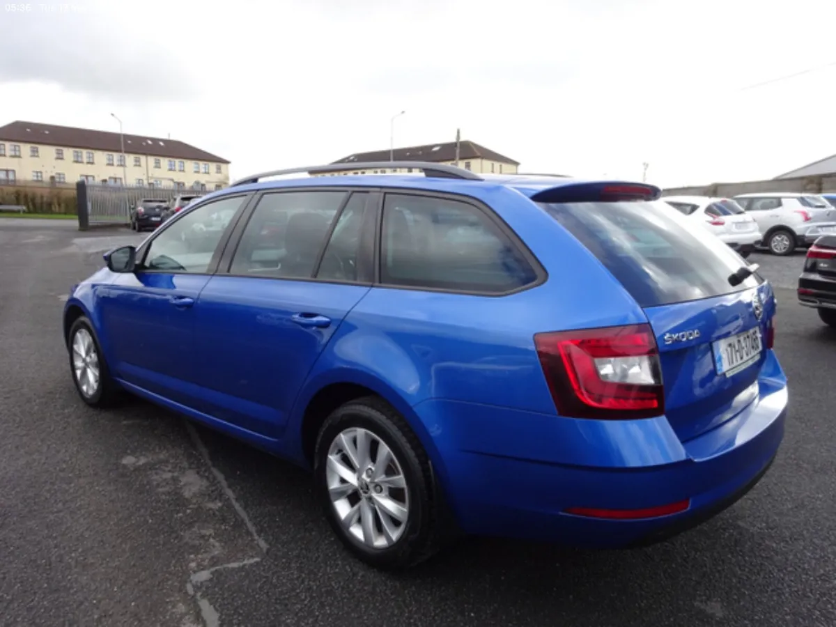 Skoda Octavia 2017 - Image 2