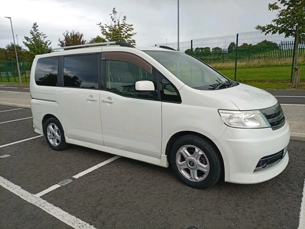 Nissan serena - Image 1