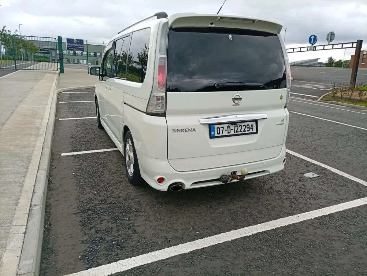 Nissan serena - Image 4