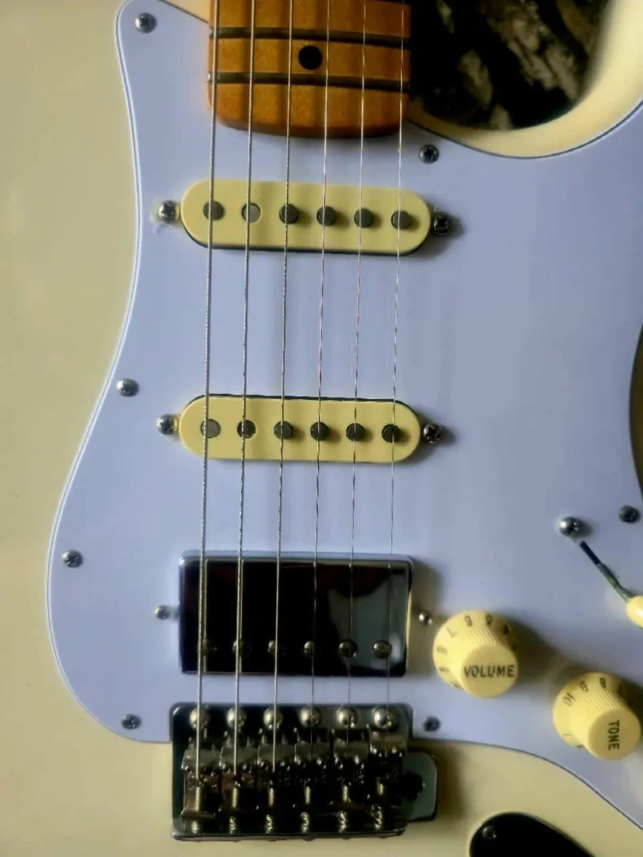 2016 Fender Jimi Hendrix STRATOCASTER MIM - Image 4