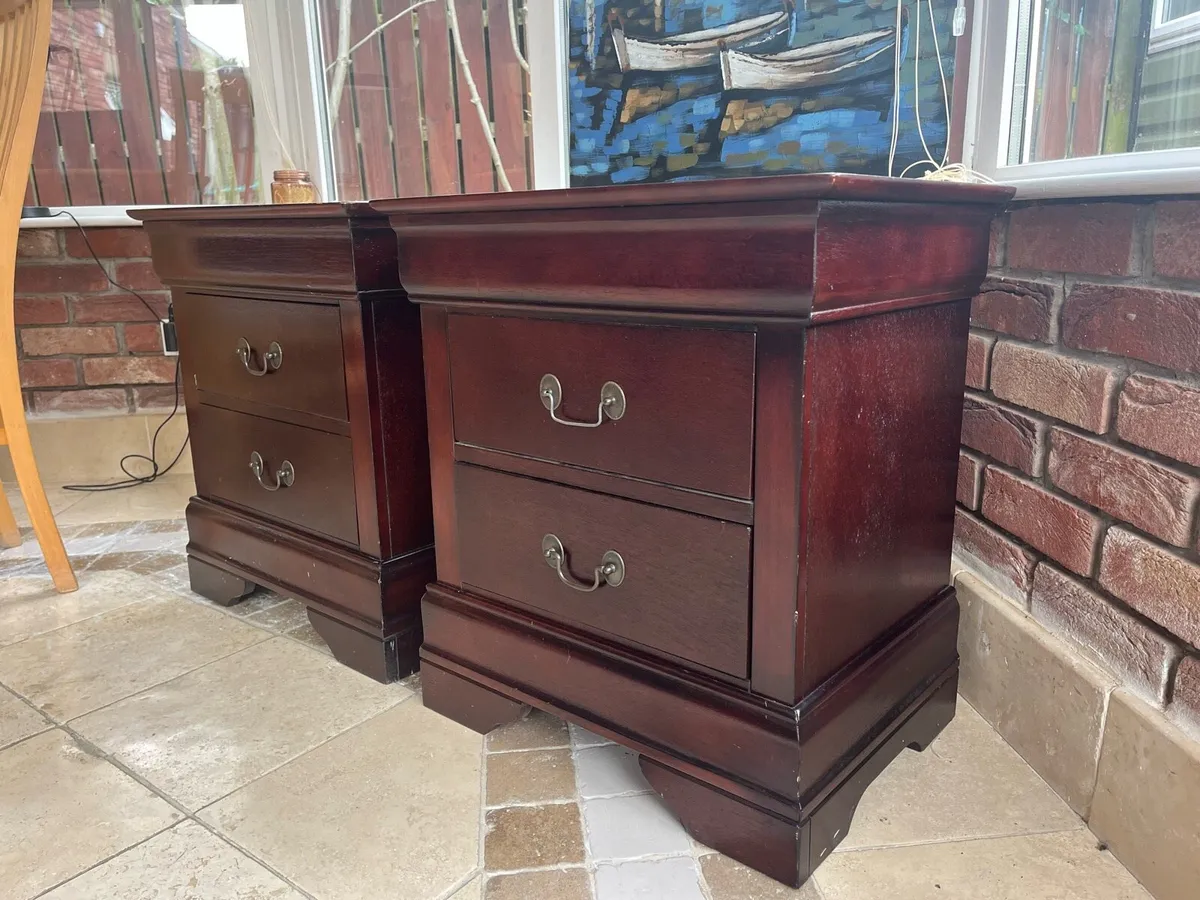 Pair of Mahogany lockers with brass handles - Image 2