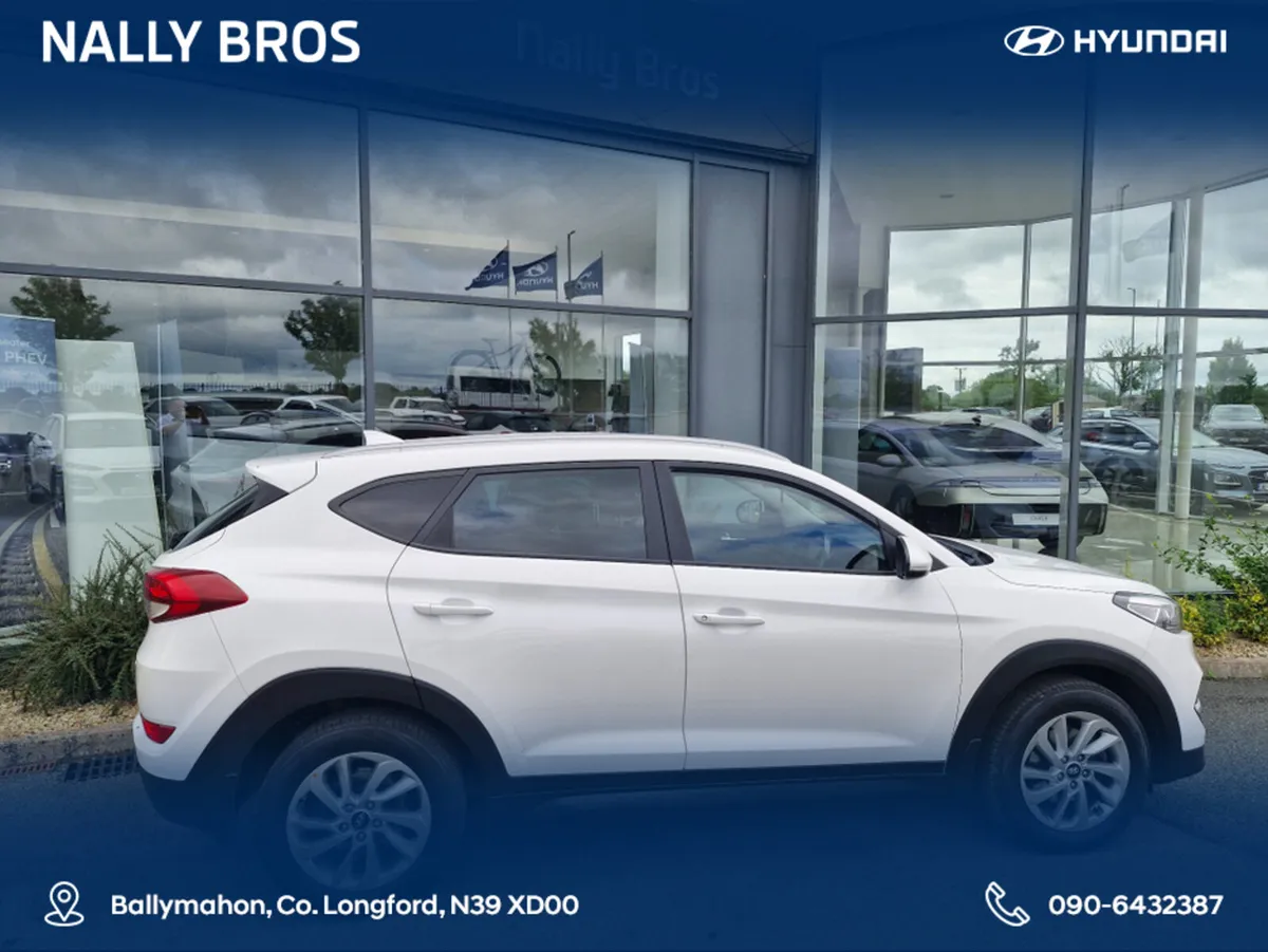 Hyundai Tucson EXECUTIVE 5DR - Image 2