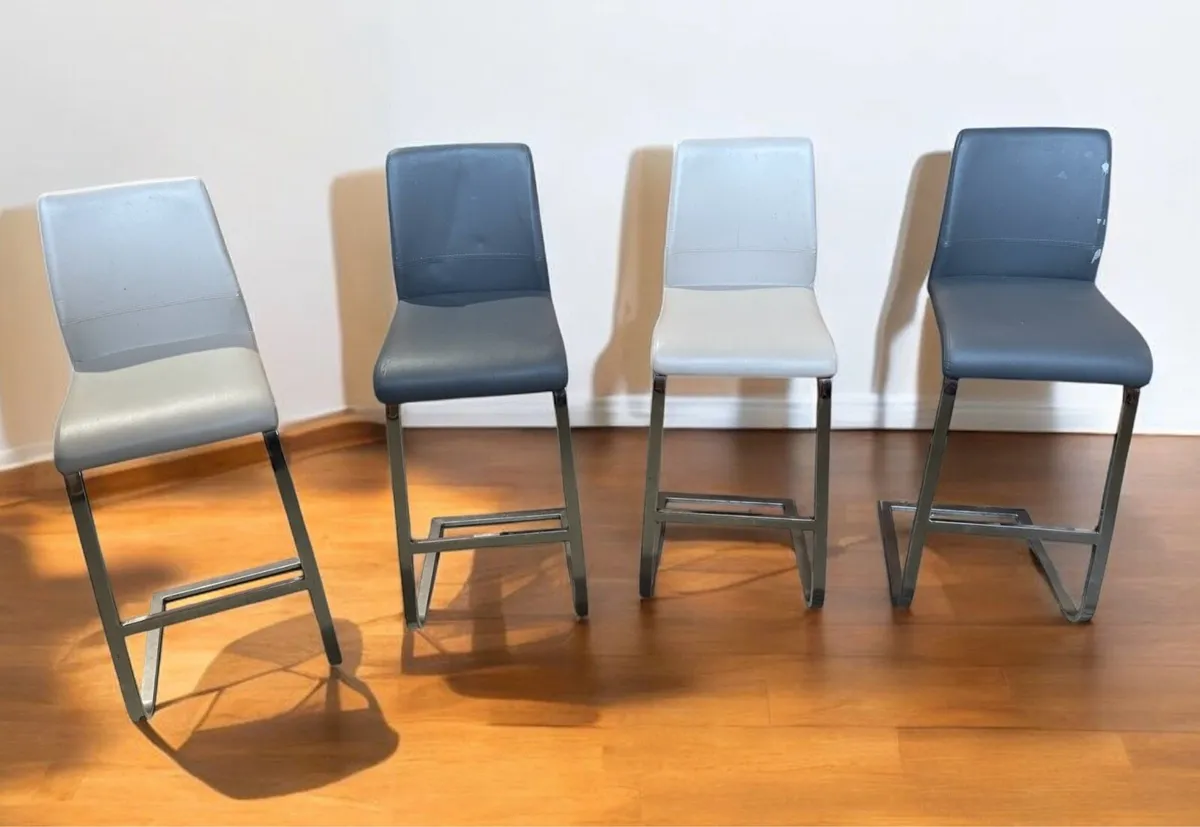 Kitchen stools - Image 1