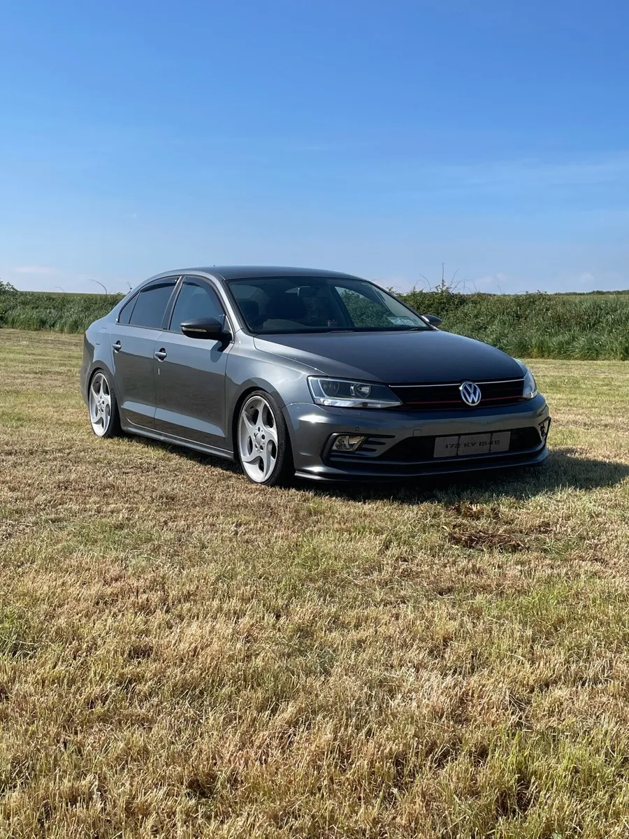 Volkswagen Jetta 2017 - Image 1