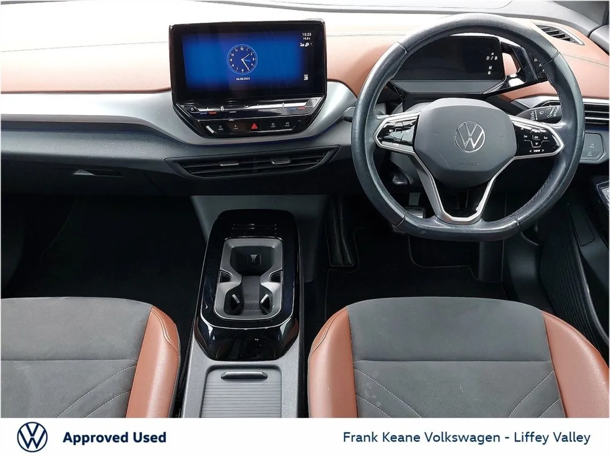 Volkswagen ID.4 77kwh Business 204HP  scale Silve - Image 2