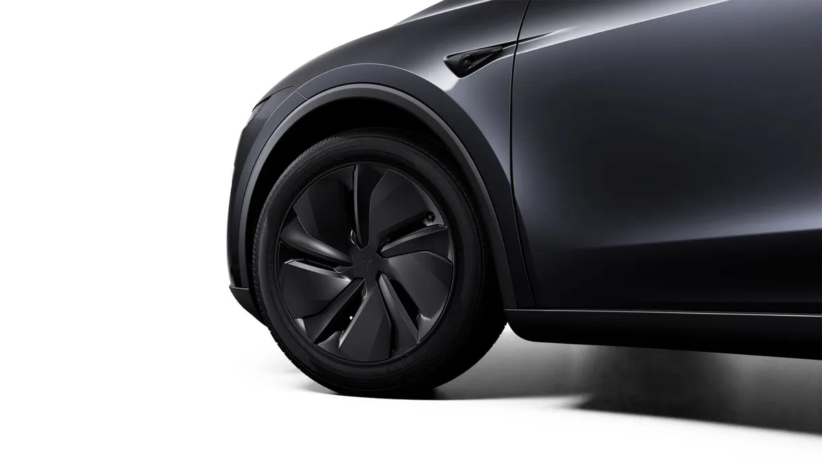 2025 252 Tesla Model Y NEW SHAPE  full taxi ready - Image 3