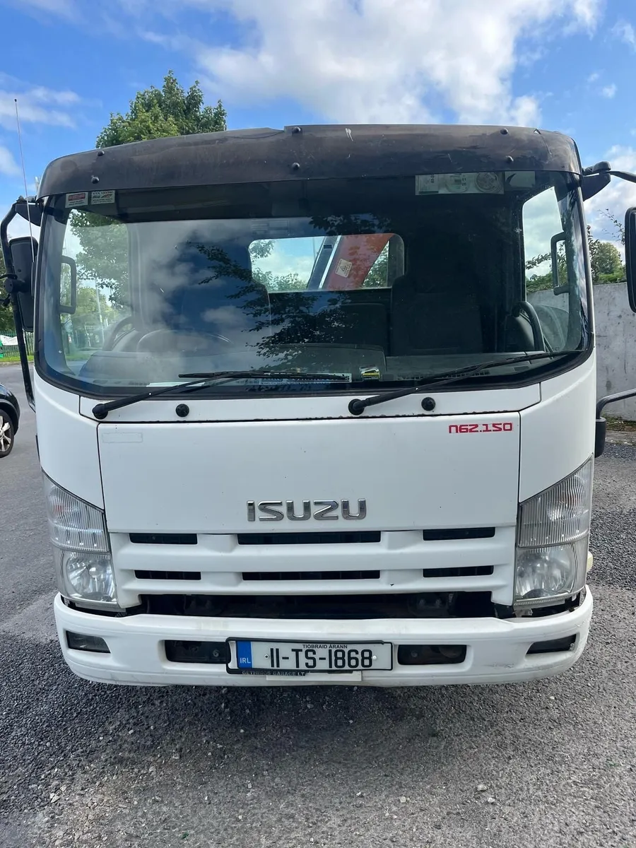 2011 Isuzu Lorry - Image 4