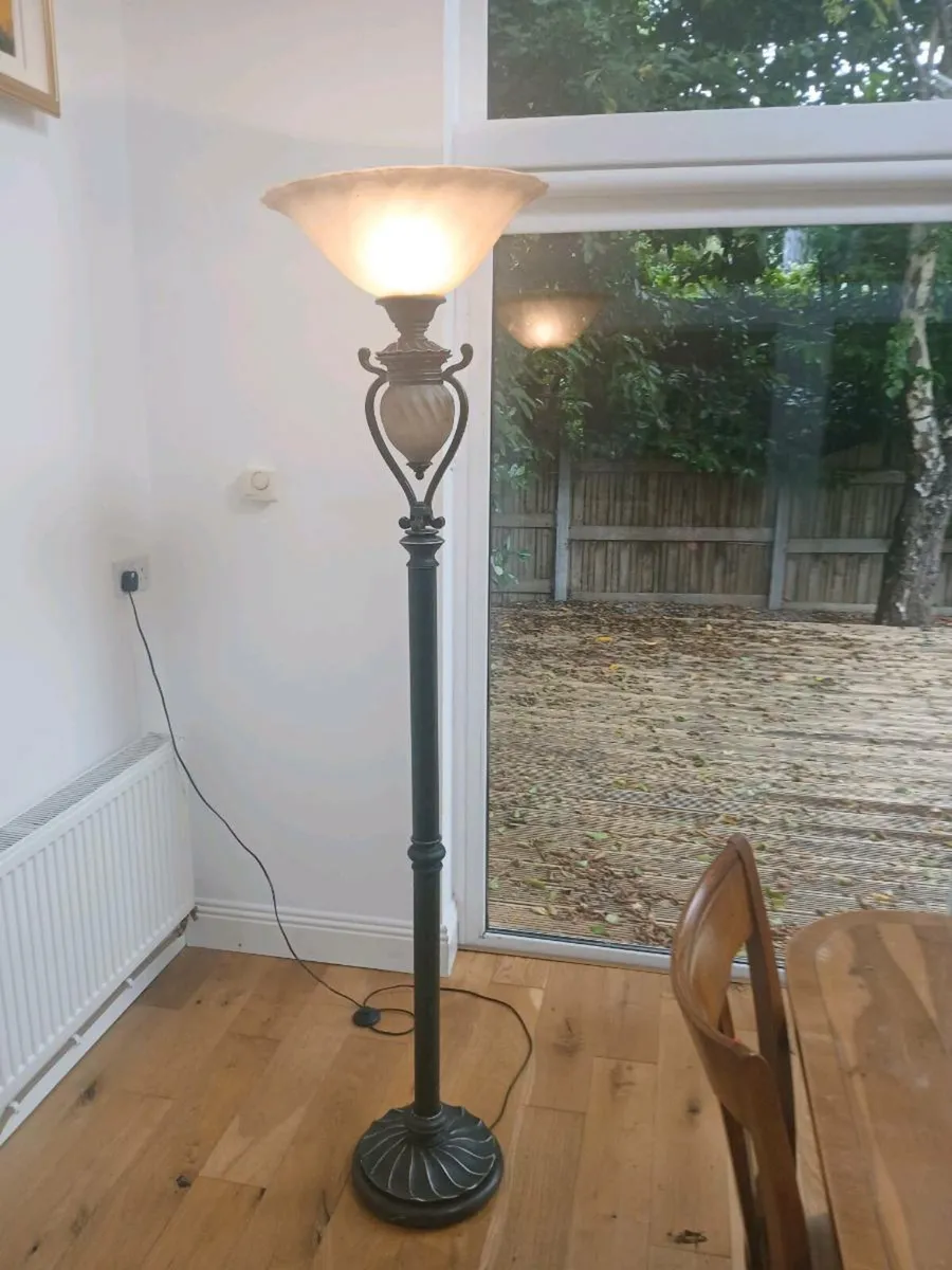 Sitting room lamp retro style perfect condition