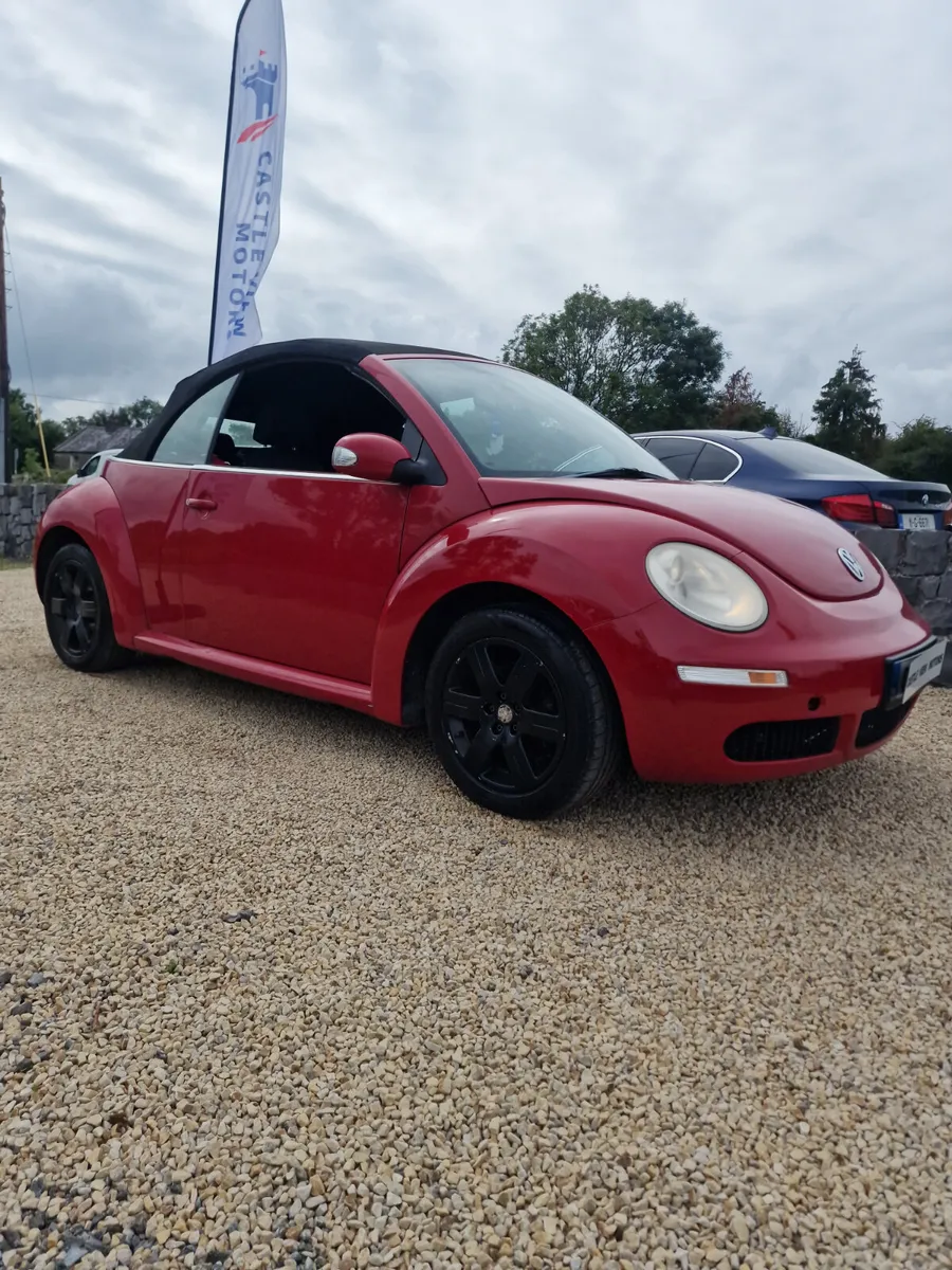 Volkswagen Beetle Convertable - Image 4