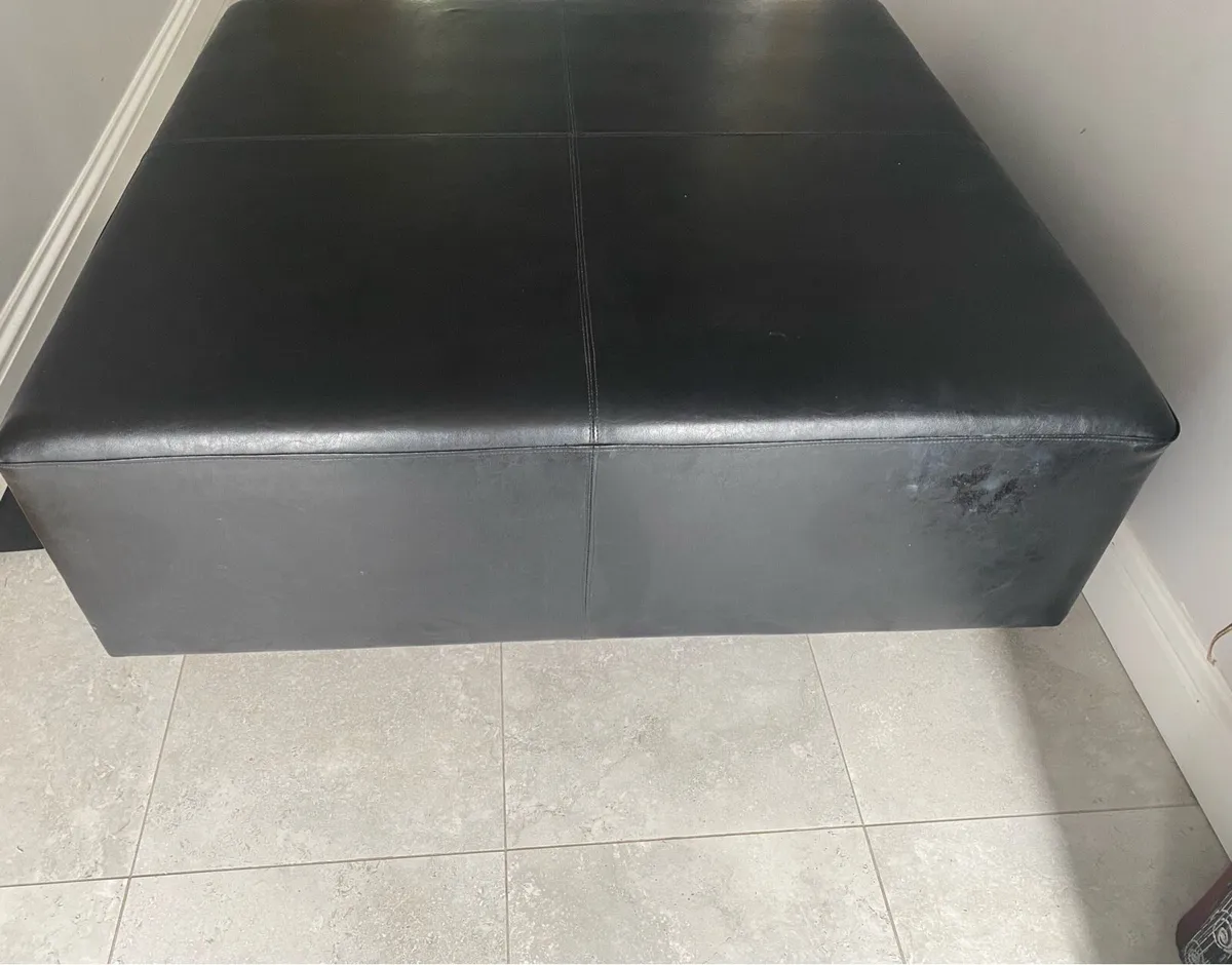 Large leather Ottoman - Image 1