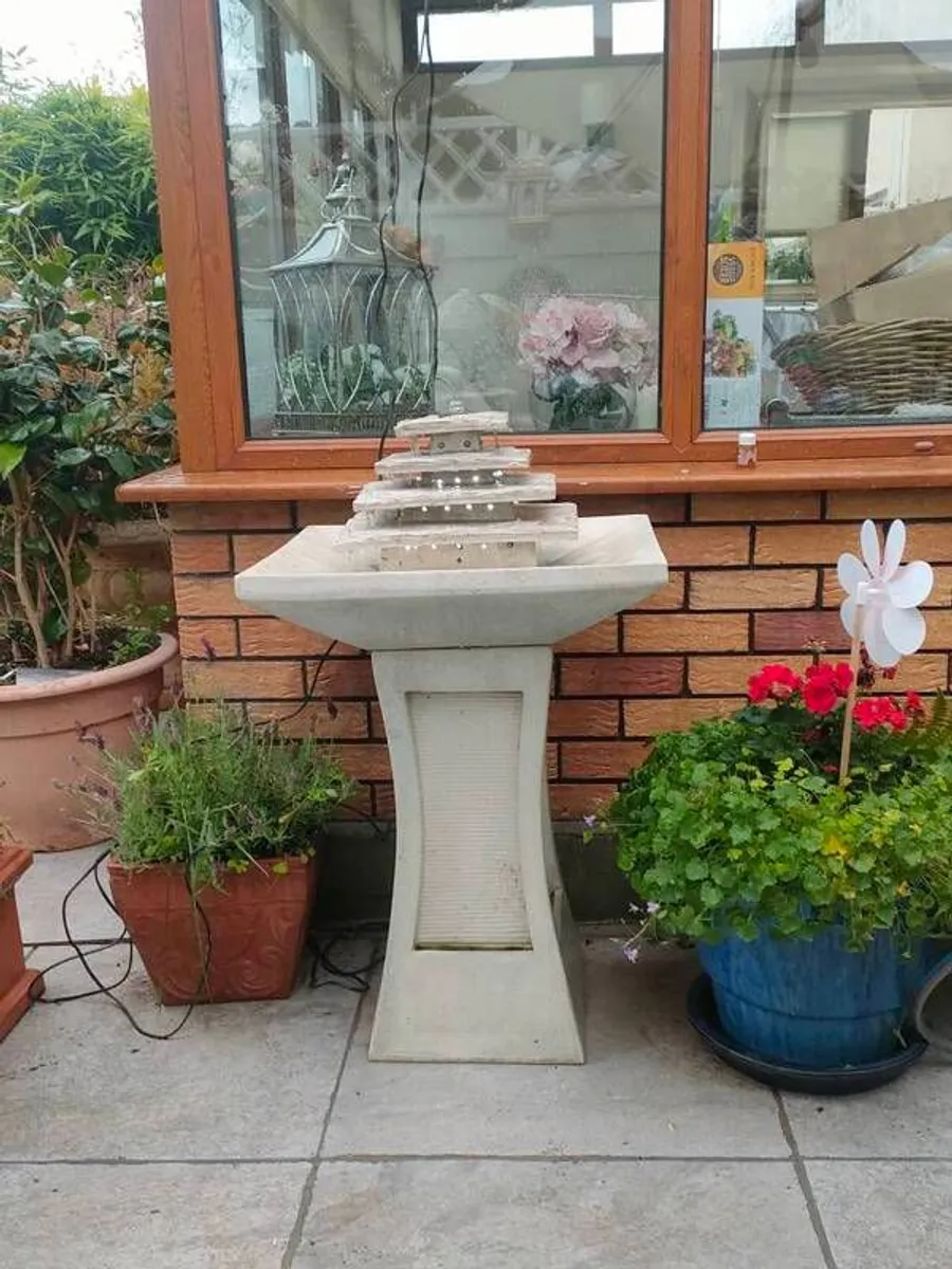 water fountain - Image 1
