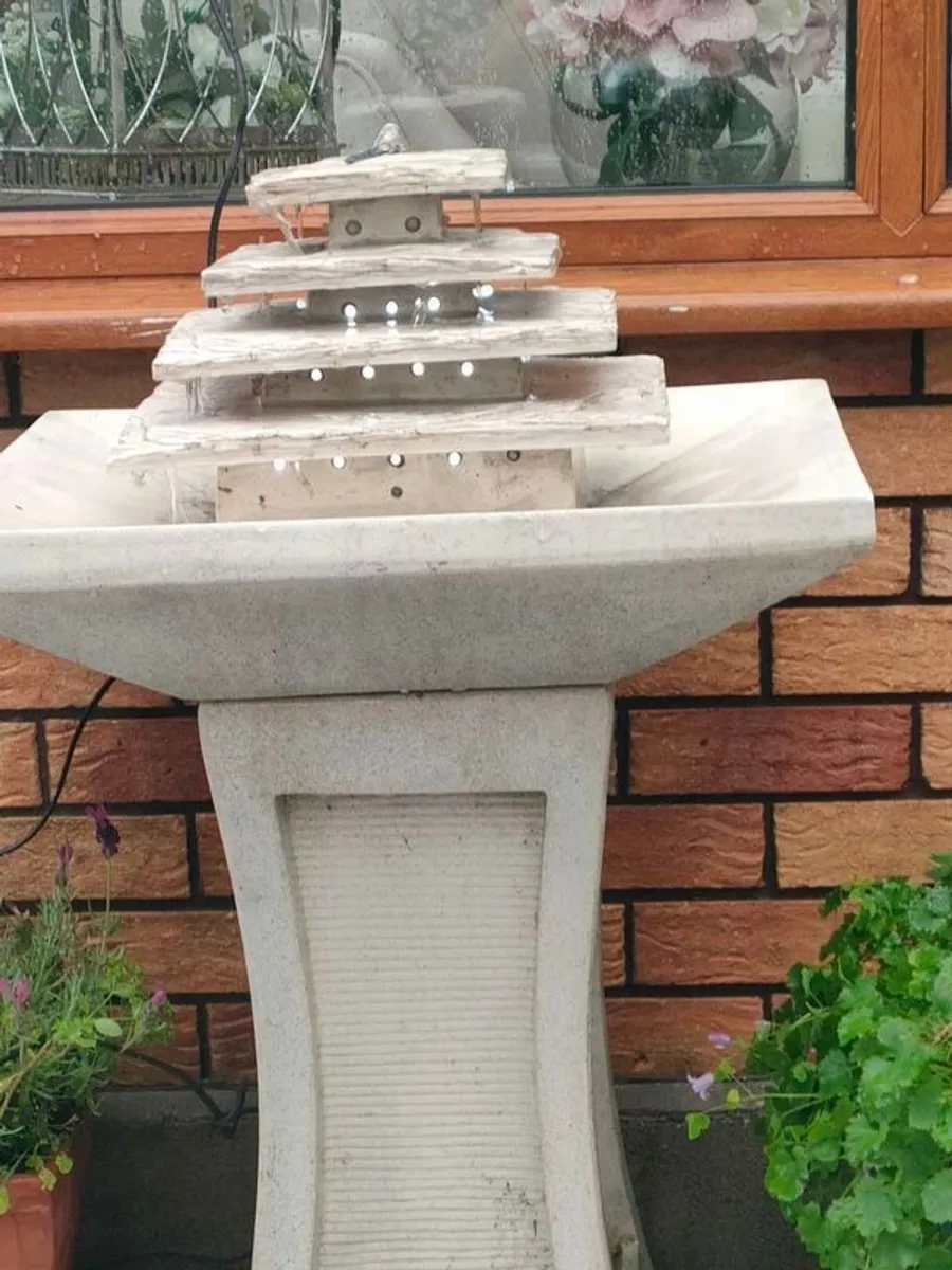 water fountain - Image 3