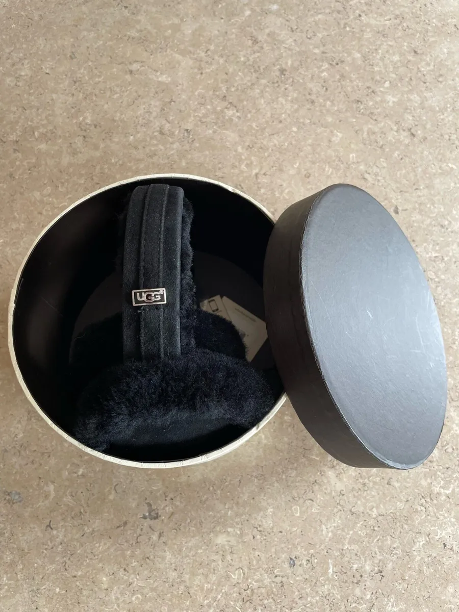 UGG Wired Ear Muffs with Headphones. - Image 2