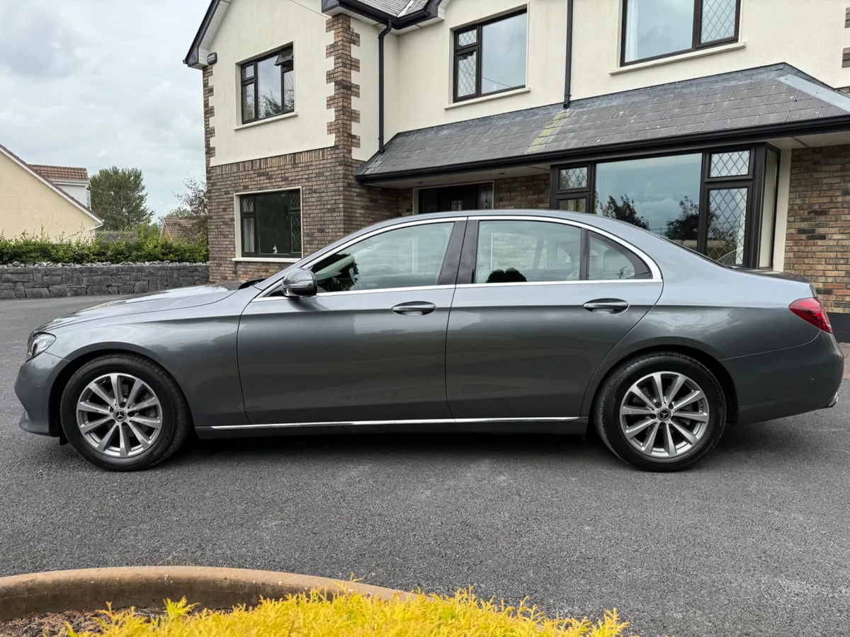181 Mercedes-Benz E220d Avantgarde! - Image 4