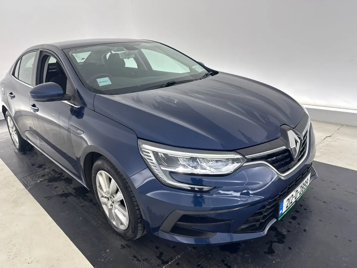 2021 Renault Megane Play - Image 2
