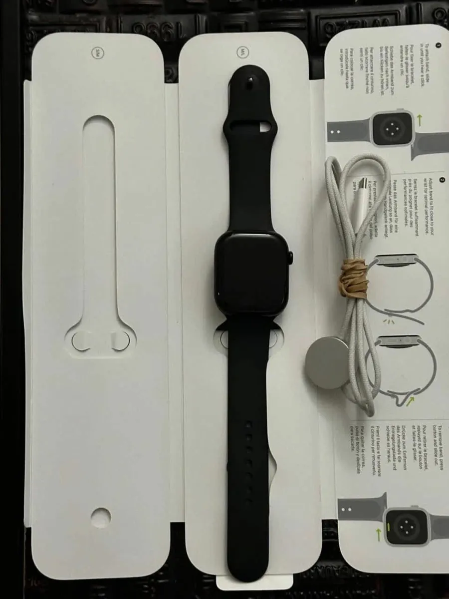 Apple Watch Series 10 GPS 46mm Jet Black Aluminium - Image 1
