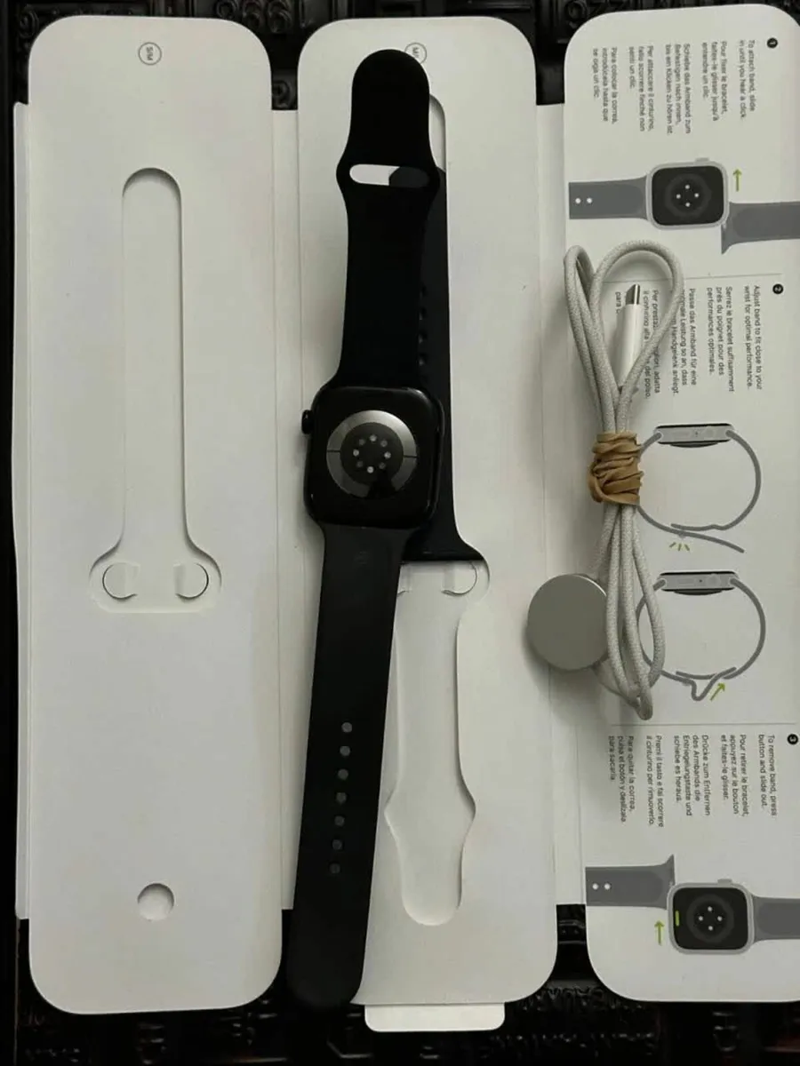Apple Watch Series 10 GPS 46mm Jet Black Aluminium - Image 3
