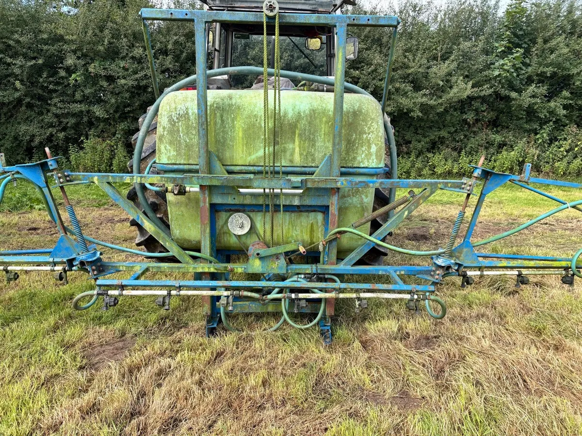 Berthed sprayer - Image 2
