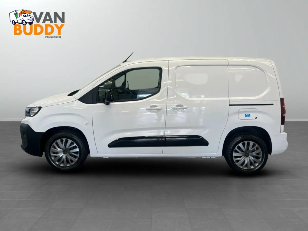 Peugeot Partner 1.5 BlueHDi 1000 Asphalt Standard - Image 2