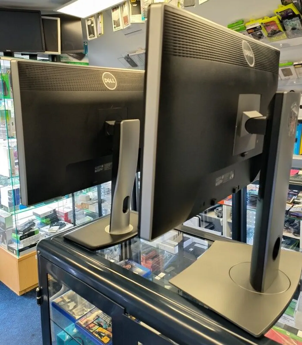Dell U2412M | 24 Inch Monitor | 1920 x 1200 | IPS Panel | 24" Monitor DisplayPort/VGA/DVI / 2 USB/ Used - Image 3