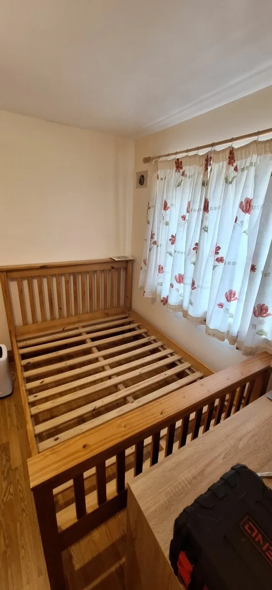 Bed frame - Image 1