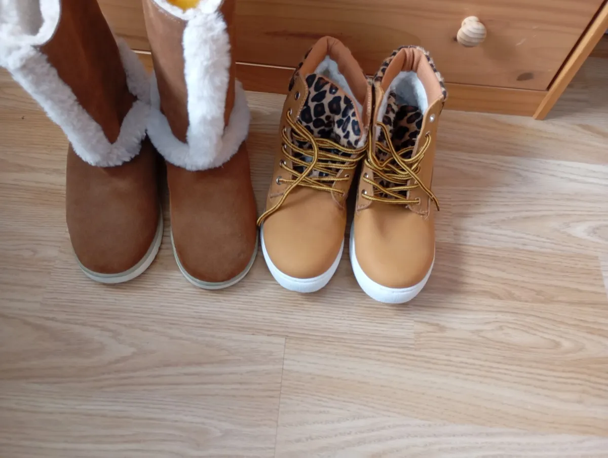 Ladies boots - Image 1
