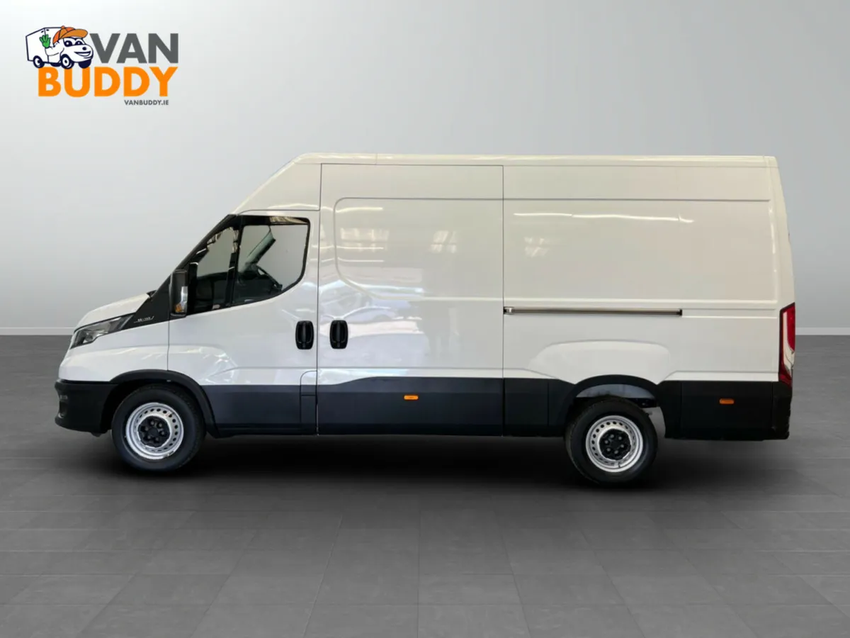 Iveco Daily 2.3D HPI 14V 35S 3520 MWB High Roof Eu - Image 2