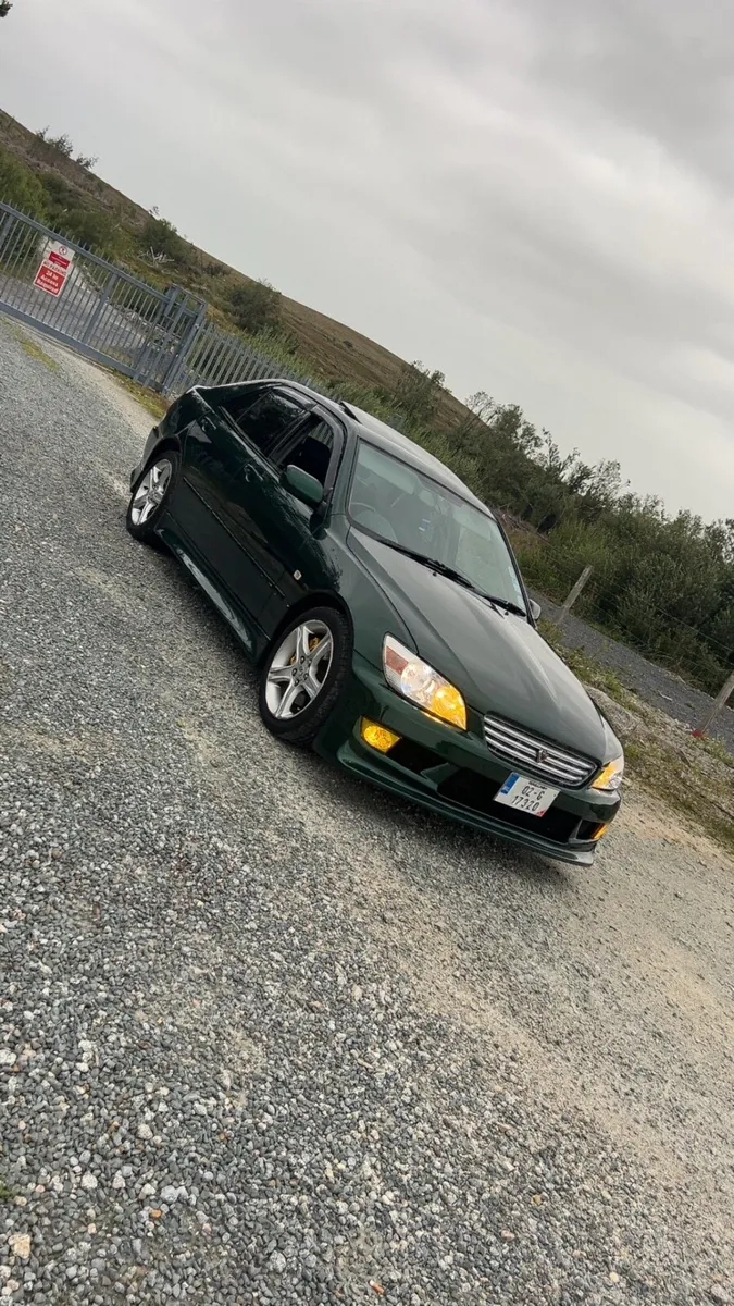 Is200 sport - Image 1