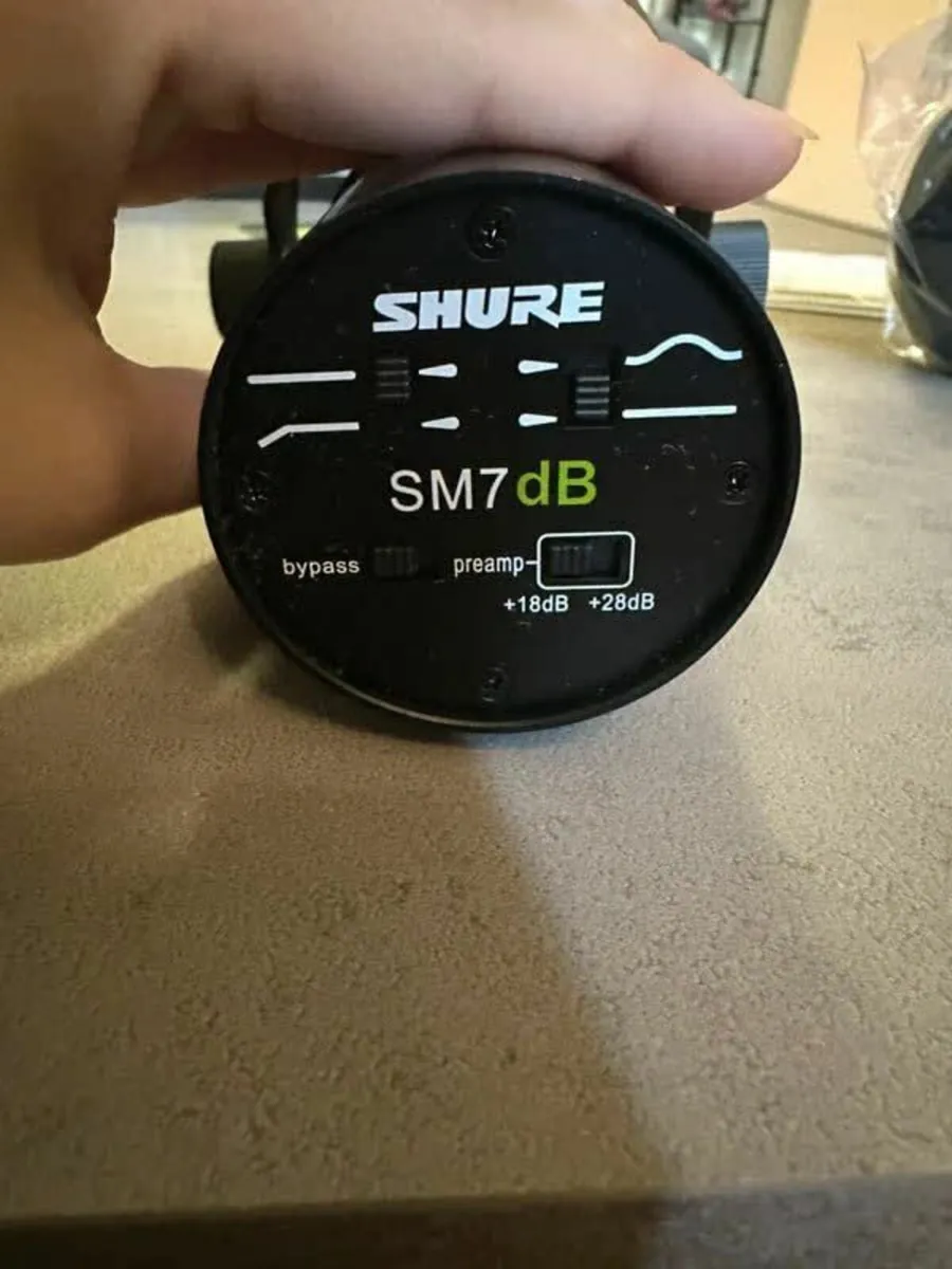 Shure SM7dB Mic - Image 1