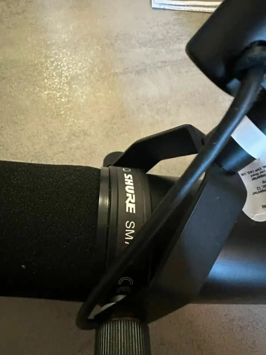Shure SM7dB Mic - Image 2