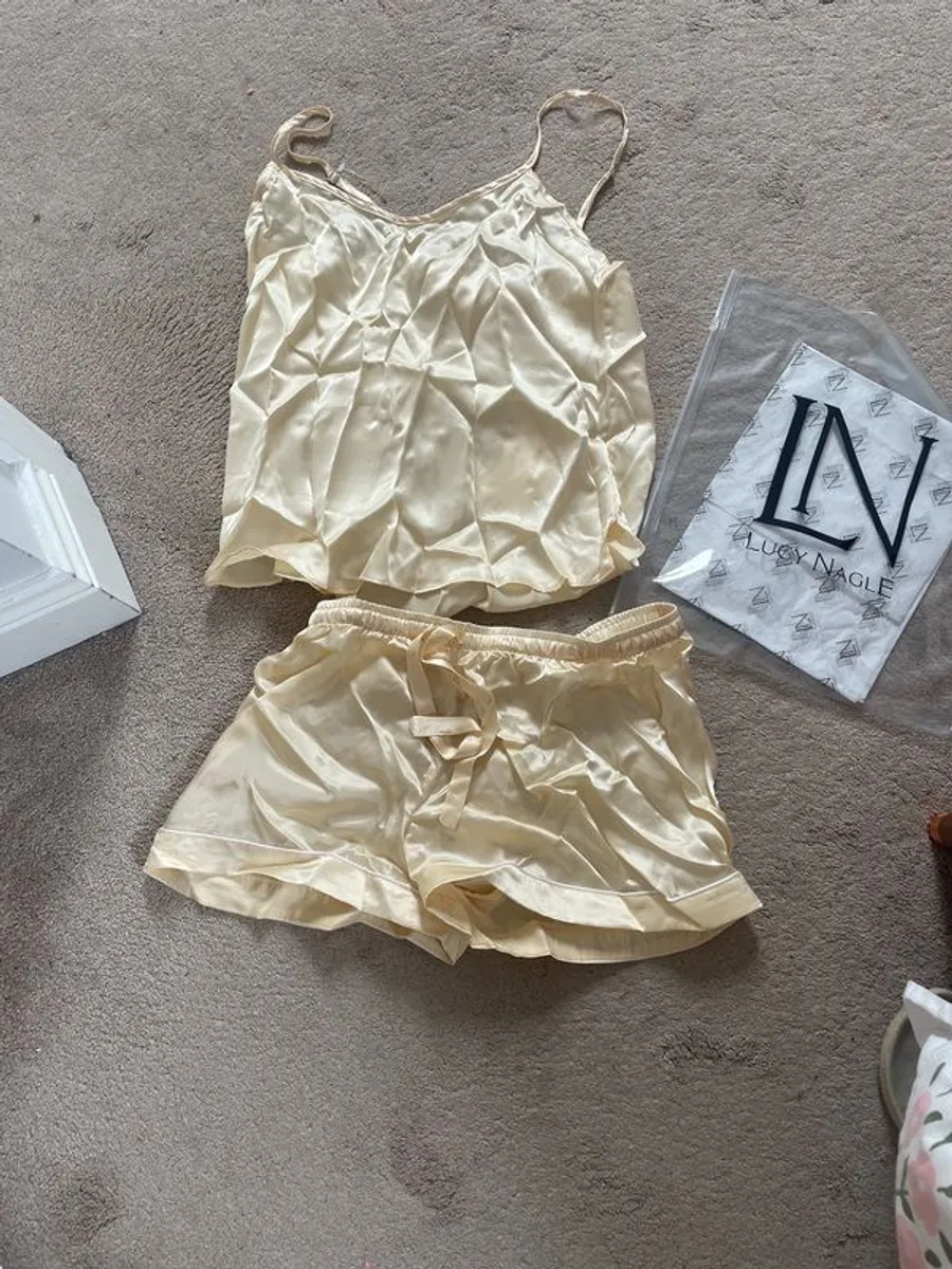 Lucy Nagle 100% silk set - Image 1